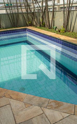 Apartamento à venda com 38m², 1 quarto e 1 vaga Apartamento à venda com 38m², 1 quarto e 1 vagaÁrea comum - Piscina