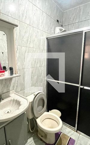 Casa à venda com 211m², 4 quartos e 3 vagas Casa à venda com 211m², 4 quartos e 3 vagasBanheiro Social