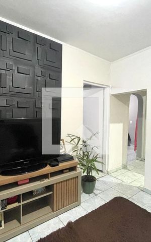 Casa à venda com 211m², 4 quartos e 3 vagas Casa à venda com 211m², 4 quartos e 3 vagasSala