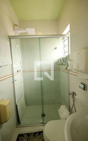 Casa à venda com 570m², 8 quartos e 2 vagasbanheiro 3