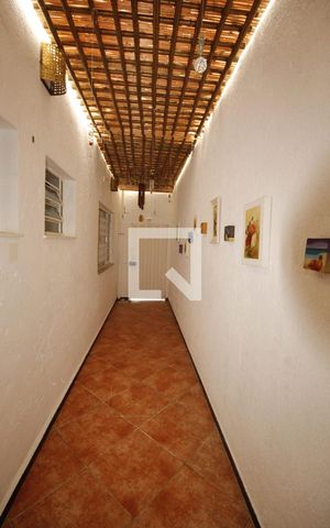 Casa à venda com 570m², 8 quartos e 2 vagasBanheiro Corredor