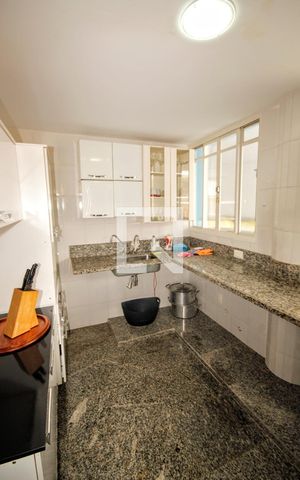 Casa à venda com 570m², 8 quartos e 2 vagascozinha 2