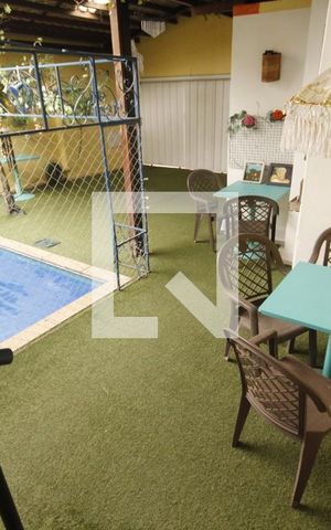 Casa à venda com 570m², 8 quartos e 2 vagasPiscina