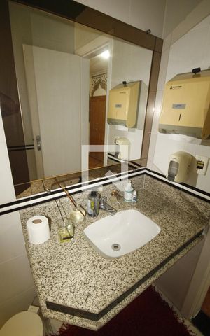 Casa à venda com 570m², 8 quartos e 2 vagasbanheiro 4