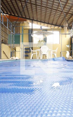 Casa à venda com 570m², 8 quartos e 2 vagasPiscina