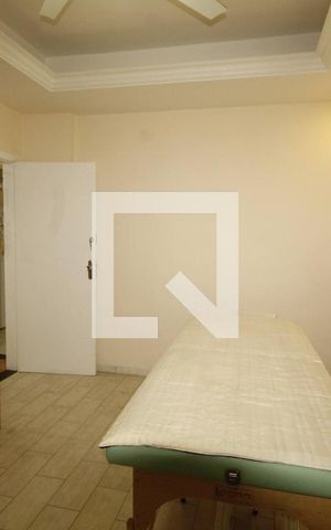 Casa à venda com 570m², 8 quartos e 2 vagasquarto 5