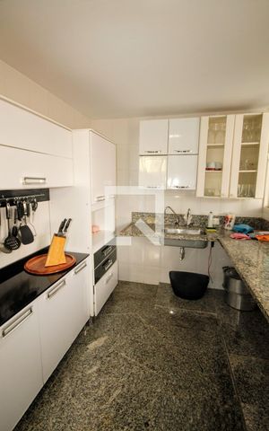 Casa à venda com 570m², 8 quartos e 2 vagascozinha 2