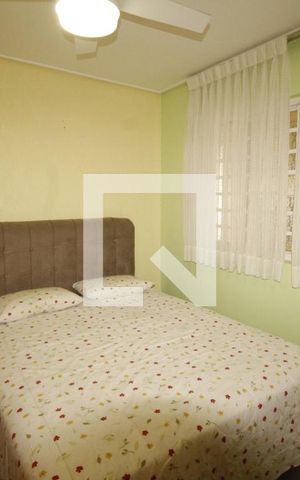 Casa à venda com 570m², 8 quartos e 2 vagasquarto 6