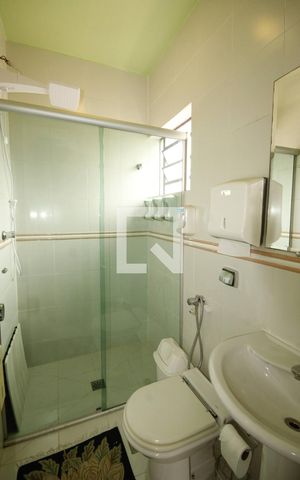 Casa à venda com 570m², 8 quartos e 2 vagasbanheiro 3