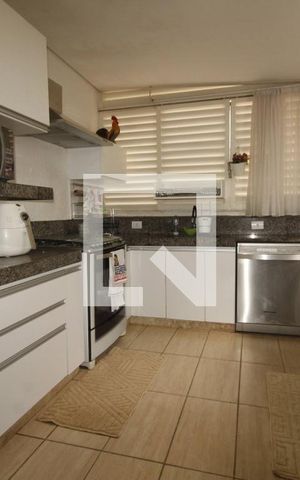 Casa à venda com 570m², 8 quartos e 2 vagasCozinha