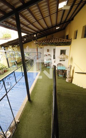 Casa à venda com 570m², 8 quartos e 2 vagasPiscina