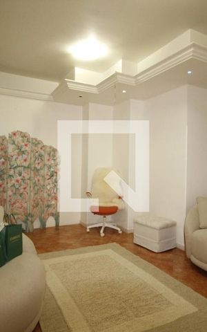 Casa à venda com 570m², 8 quartos e 2 vagasquarto 4