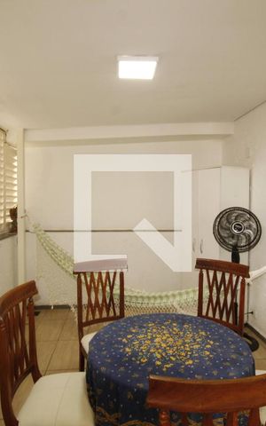 Casa à venda com 570m², 8 quartos e 2 vagasCozinha