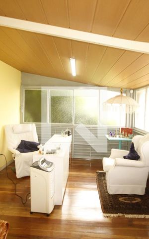Casa à venda com 570m², 8 quartos e 2 vagasEscritório