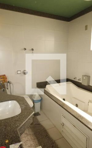 Casa à venda com 570m², 8 quartos e 2 vagasbanheiro 1