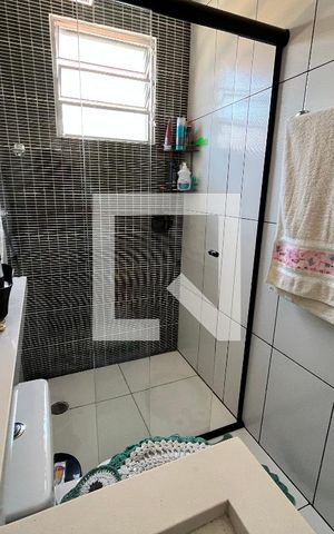 Casa de condomínio para alugar com 63m², 2 quartos e 1 vaga Casa de condomínio para alugar com 63m², 2 quartos e 1 vagaBanheiro