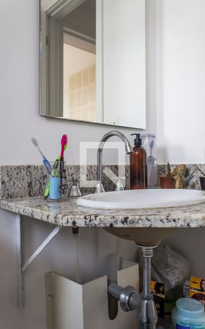 Apartamento à venda com 109m², 4 quartos e 2 vagas Apartamento à venda com 109m², 4 quartos e 2 vagasBanheiro 2