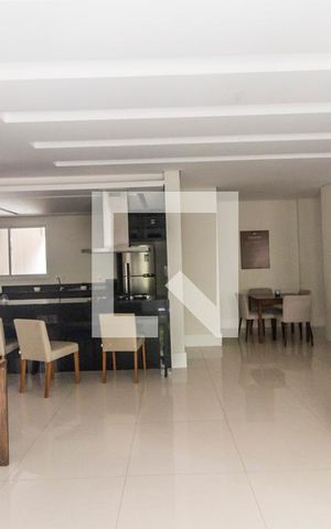 Apartamento à venda com 109m², 4 quartos e 2 vagas Apartamento à venda com 109m², 4 quartos e 2 vagasÁrea comum - Salão de festas