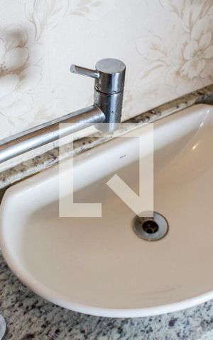 Apartamento à venda com 109m², 4 quartos e 2 vagas Apartamento à venda com 109m², 4 quartos e 2 vagasDetalhe do banheiro