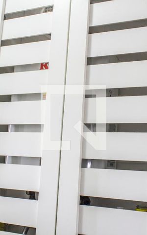 Apartamento à venda com 109m², 4 quartos e 2 vagas Apartamento à venda com 109m², 4 quartos e 2 vagasDetalhe da area de serviço