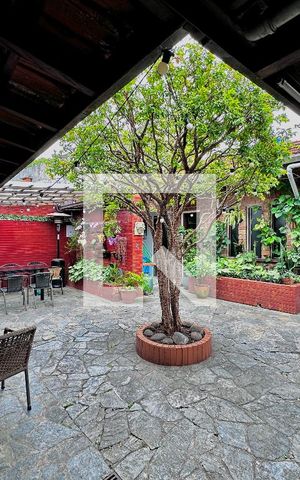 Casa à venda com 250m², 3 quartos e 4 vagasQuintal 