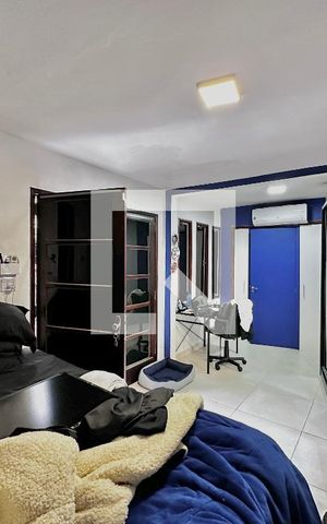 Casa à venda com 250m², 3 quartos e 4 vagasSuíte Fundos
