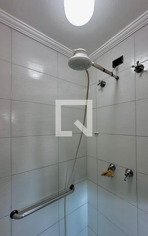 Casa à venda com 250m², 3 quartos e 4 vagasBanheiro Suíte 2