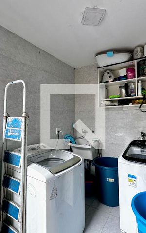 Casa à venda com 250m², 3 quartos e 4 vagasÁrea de Serviço