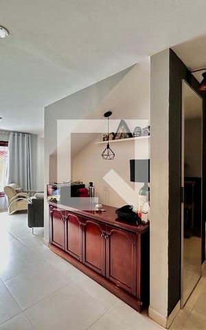 Casa à venda com 250m², 3 quartos e 4 vagasSala