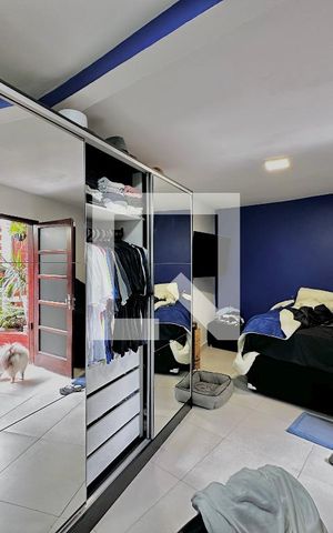 Casa à venda com 250m², 3 quartos e 4 vagasSuíte Fundos