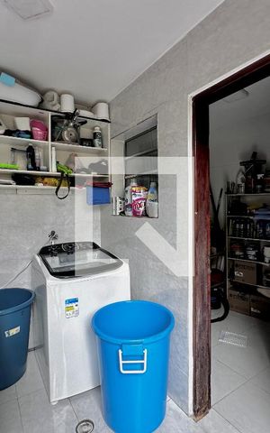 Casa à venda com 250m², 3 quartos e 4 vagasÁrea de Serviço
