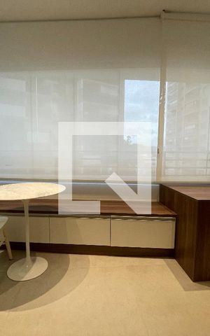 Studio para alugar com 25m², 1 quarto e sem vaga Studio para alugar com 25m², 1 quarto e sem vagaVaranda
