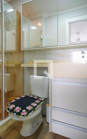 Apartamento à venda com 74m², 3 quartos e 2 vagasBanheiro da suíte