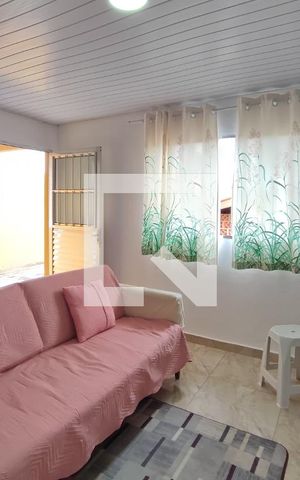 Casa à venda com 664m², 6 quartos e 2 vagas Casa à venda com 664m², 6 quartos e 2 vagasSala
