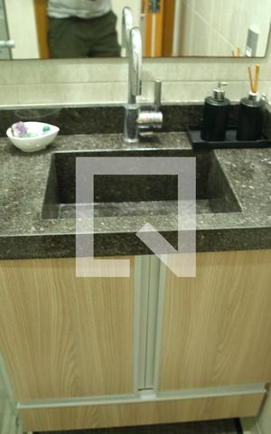 Apartamento à venda com 72m², 2 quartos e 2 vagasBanheiro Social 