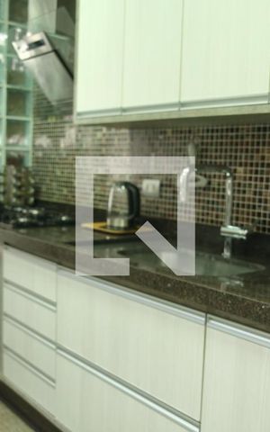 Apartamento à venda com 72m², 2 quartos e 2 vagasCozinha 