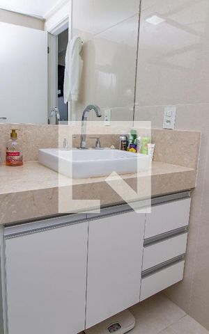 Apartamento para alugar com 100m², 2 quartos e 2 vagas Apartamento para alugar com 100m², 2 quartos e 2 vagasBanheiro da Suíte 1