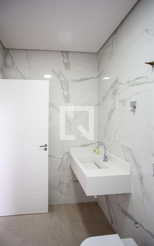 Casa à venda com 310m², 3 quartos e 4 vagasBanheiro da Suíte