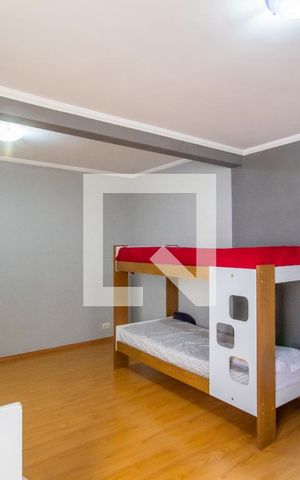 Casa para alugar com 225m², 4 quartos e 2 vagas Casa para alugar com 225m², 4 quartos e 2 vagasSuíte 2