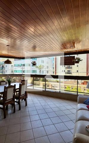 Apartamento à venda com 108m², 3 quartos e 3 vagas Apartamento à venda com 108m², 3 quartos e 3 vagasVaranda