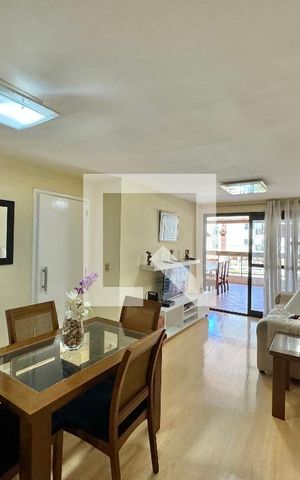 Apartamento à venda com 108m², 3 quartos e 3 vagas Apartamento à venda com 108m², 3 quartos e 3 vagasSala