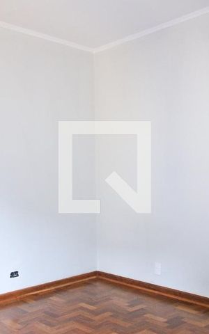 Casa à venda com 400m², 6 quartos e 5 vagas Casa à venda com 400m², 6 quartos e 5 vagasQuarto 2