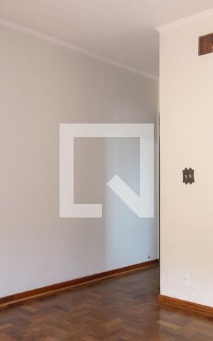 Casa à venda com 400m², 6 quartos e 5 vagas Casa à venda com 400m², 6 quartos e 5 vagasQuarto 5Quarto 5