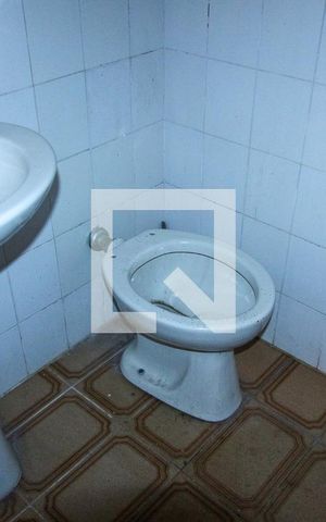 Casa à venda com 400m², 6 quartos e 5 vagas Casa à venda com 400m², 6 quartos e 5 vagasBanheiro 6