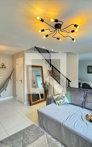 Casa de condomínio para alugar com 138m², 3 quartos e 2 vagas Casa de condomínio para alugar com 138m², 3 quartos e 2 vagasSala