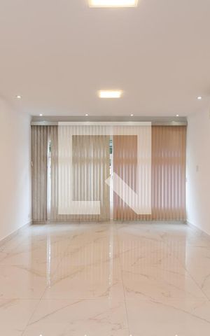 Casa para alugar com 197m², 3 quartos e 1 vagaSala