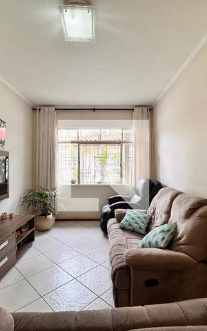 Casa à venda com 157m², 3 quartos e 2 vagas Casa à venda com 157m², 3 quartos e 2 vagasSala
