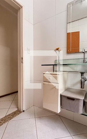 Casa à venda com 157m², 3 quartos e 2 vagas Casa à venda com 157m², 3 quartos e 2 vagasBanheiro