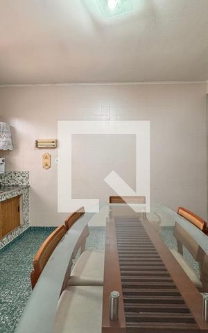 Casa à venda com 157m², 3 quartos e 2 vagas Casa à venda com 157m², 3 quartos e 2 vagasCozinha