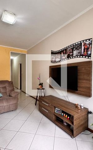 Casa à venda com 157m², 3 quartos e 2 vagas Casa à venda com 157m², 3 quartos e 2 vagasSala